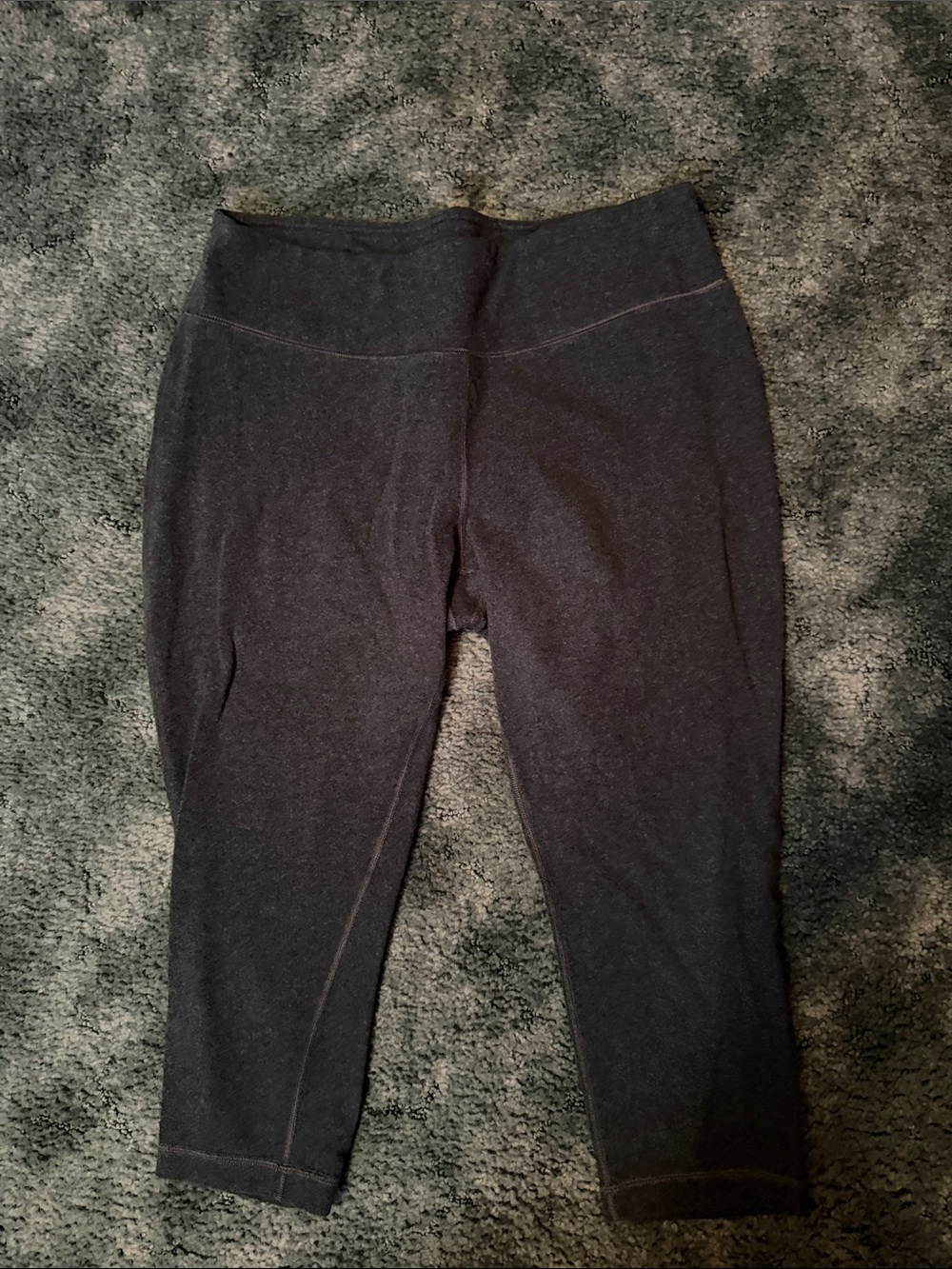 tek gear charcoal gray Capri Leggings with Logo Waistband